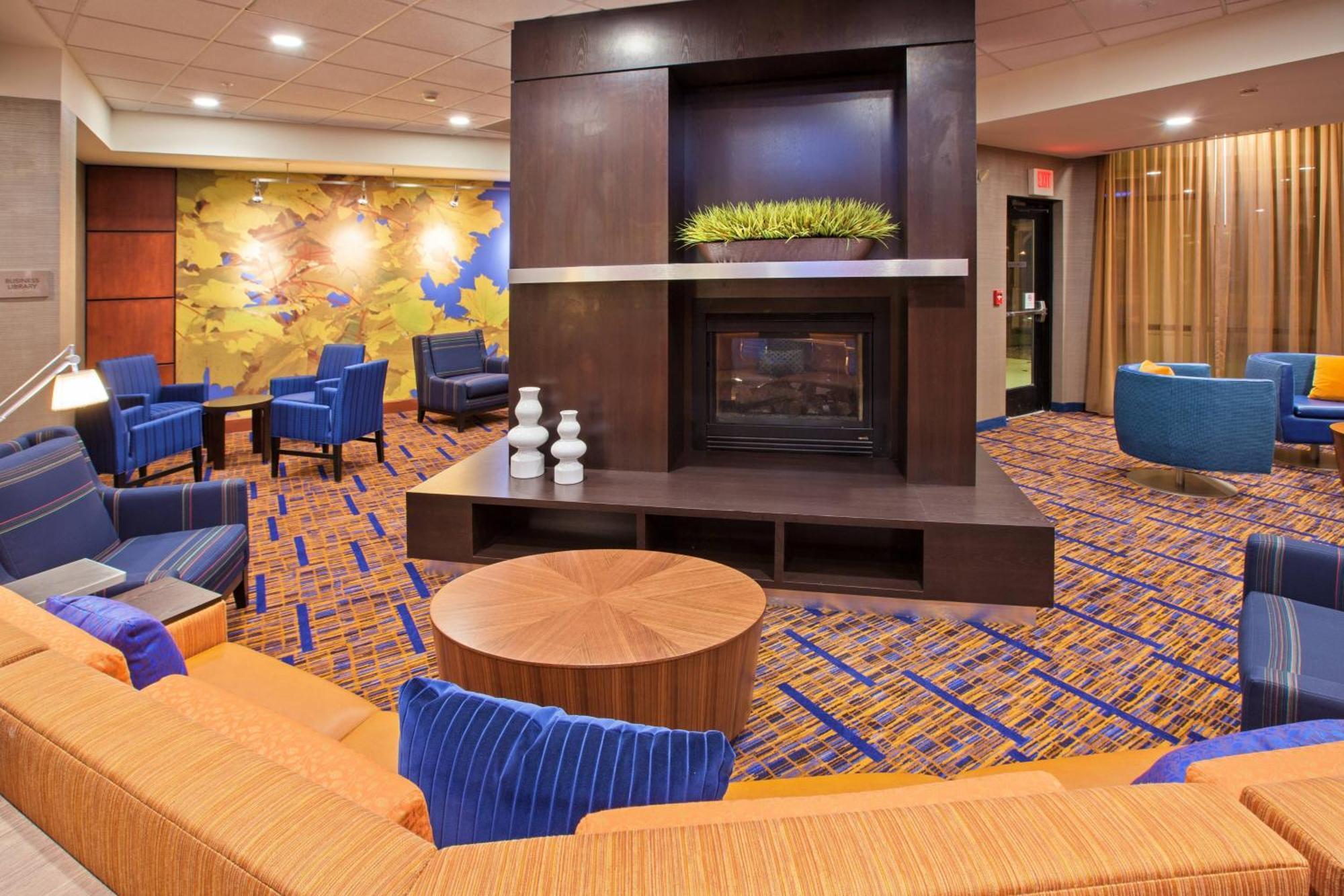 Courtyard Louisville Northeast Luaran gambar