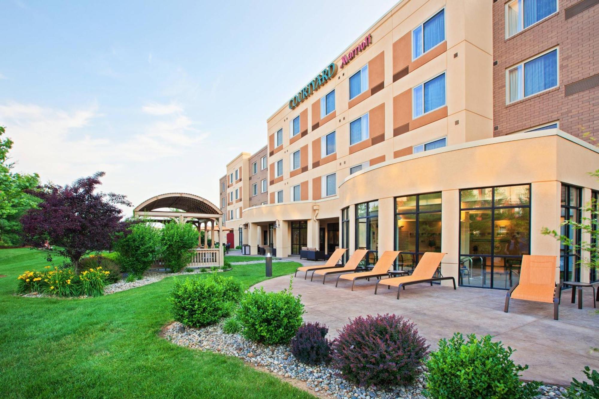 Courtyard Louisville Northeast Luaran gambar